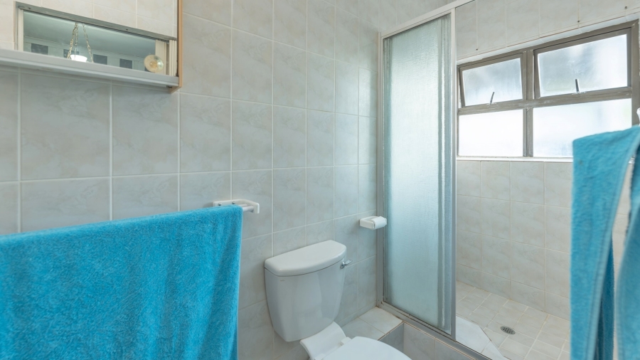 4 Bedroom Property for Sale in Struisbaai Western Cape